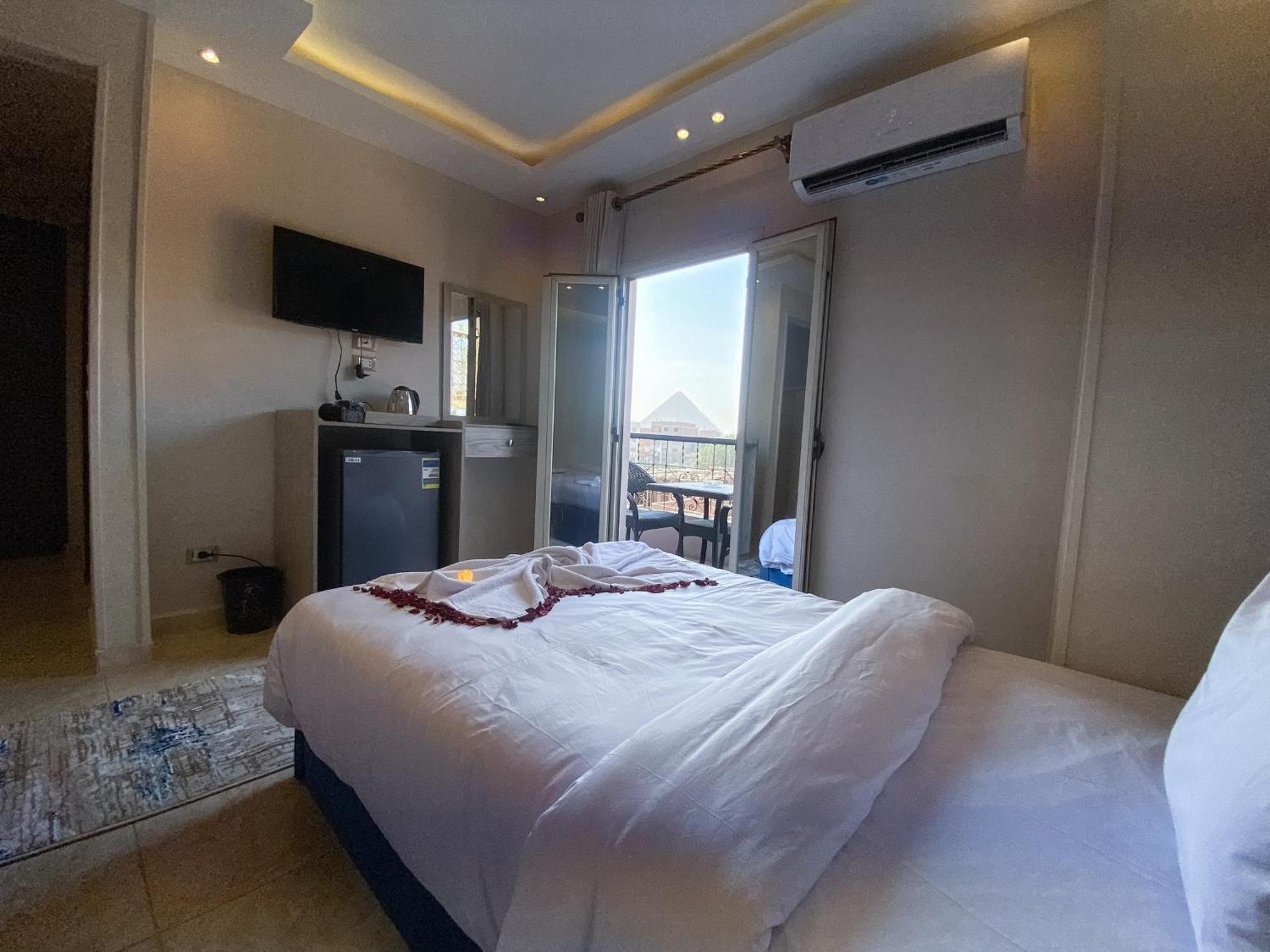 Young Pharaoh View Inn ไคโร ภายนอก รูปภาพ
